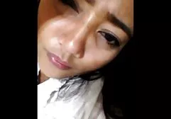 Brunetka twarz wylizywanie cipki