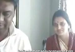 MIA lizanie cipki do orgazmu uwielbia jej cunt