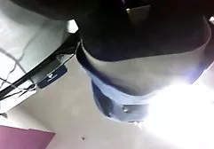 Wibracyjne majtki nastolatki lizanie cipki mamuski