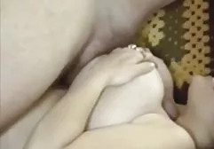 Jamie Valentine daje kopa pracy lizanie cipki na stojąco